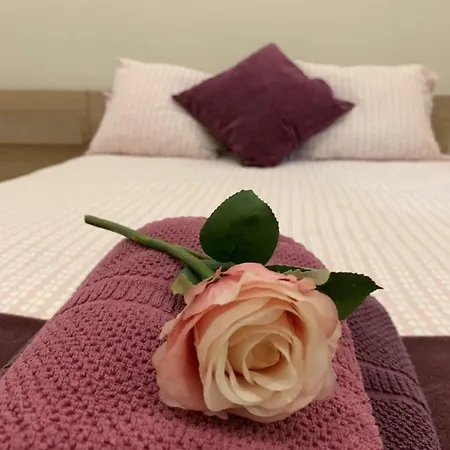 Mdgaudisquare Apartman *
